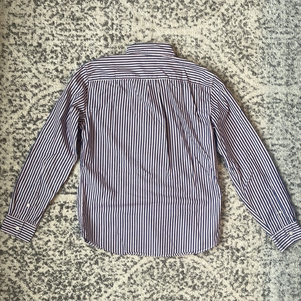 GAP Button Down Shirt - Picture 2 of 7